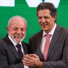 Luiz In&aacute;cio Lula da Silva e Fernando Haddad; ministro &eacute; op&ccedil;&atilde;o do PT para concorrer ao Governo de S&atilde;o paulo