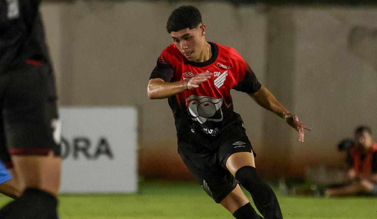 Lance de Athletico x Osasco, pela Copinha