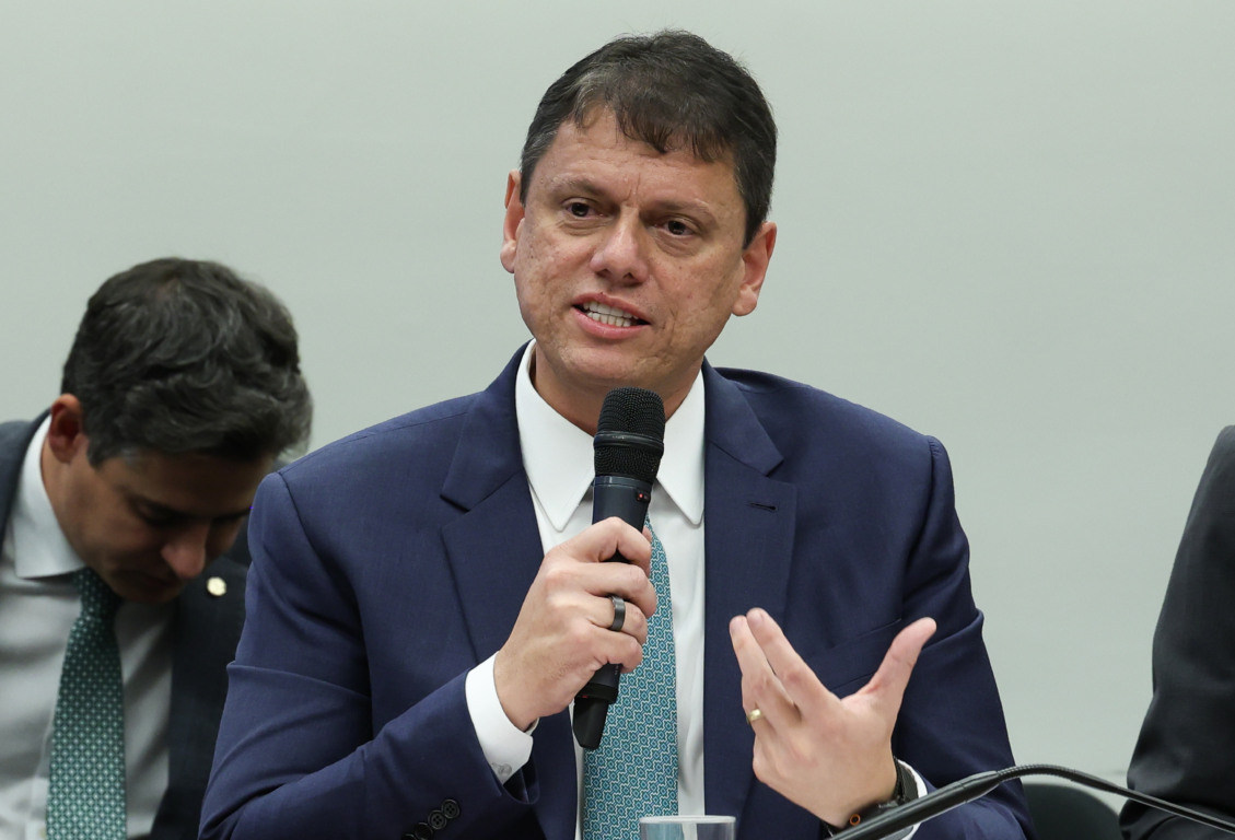 Tarcísio de Freitas, governador de São Paulo; político confirmou apoio a candidatura de Flávio Bolsonaro à presidência