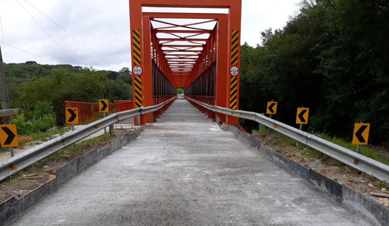 Ponte sobre o Rio da Várzea na PR-427, entre os municípios da Região Metropolitana de Curitiba (RMC) Lapa e Campo do Tenente