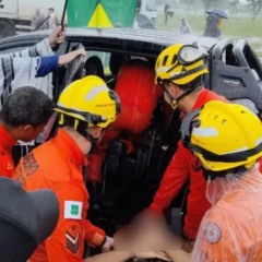 Bombeiros socorrem apoiador de Nikolas Ferreira, v&iacute;tima de raio, em Bras&iacute;lia