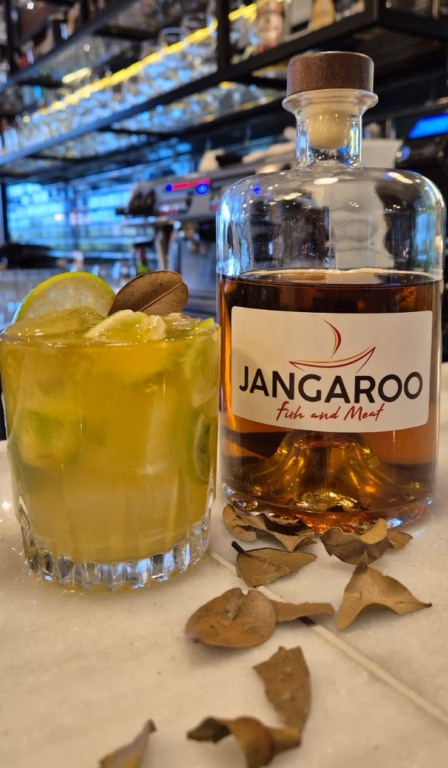 Caipirinha de cataia é cortesia no verão do Jangaroo