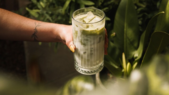COR Café aposta em bebidas geladas e autorais para refrescar o verão em Curitiba