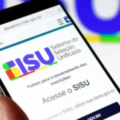 Celular com o portal do Sisu aberto