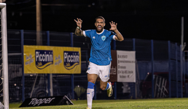Tubarão venceu o Azuriz. (Foto: Rafael Martins/ Londrina EC)

