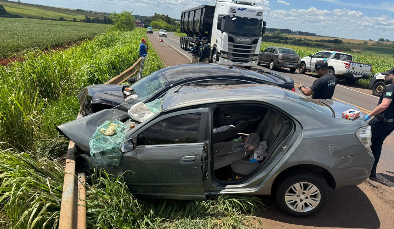 batida de frente na BR-163 deixa criança e idoso mortos no Paraná