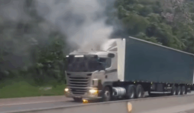 caminhão que pegou fogo na BR-376