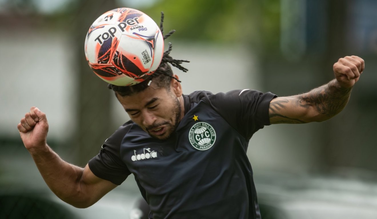 Elenco profissional do Coritiba estreia no Paranaense nesta terça-feira (13).