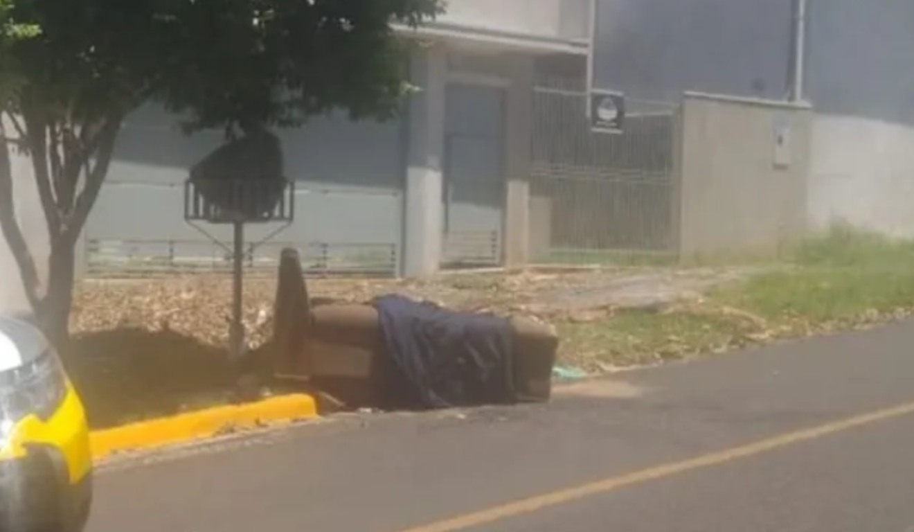Local em que corpo foi encontrado dentro de sofá