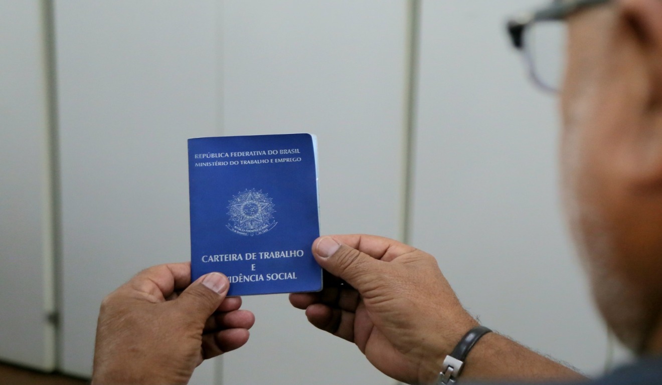 foto de carteira de trabalho fisica