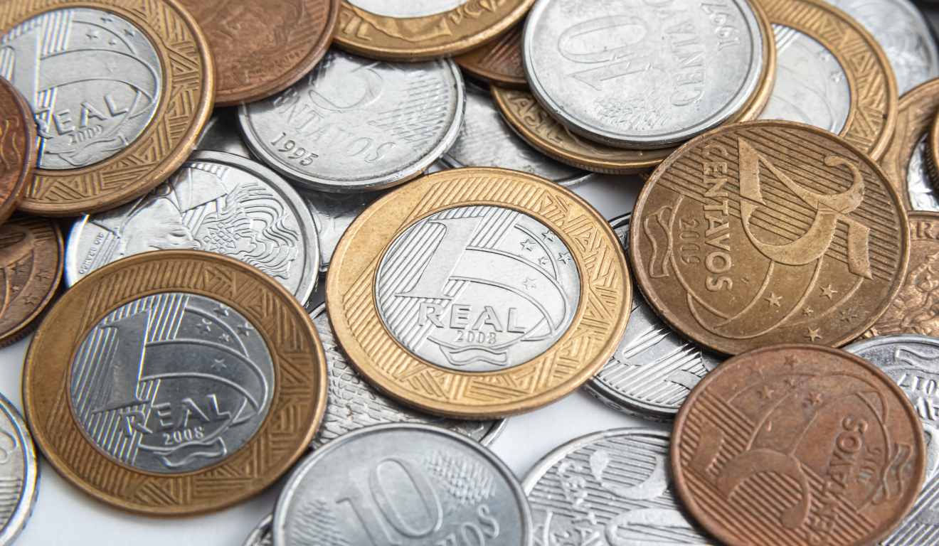foto de moedas de dinheiro brasileiro