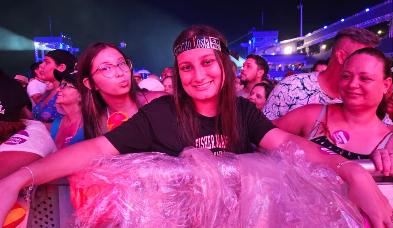fãs no Show de Eduardo Costa no Verão Maior Paraná