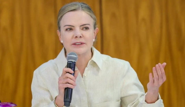 foto da ministra gleisi hoffmann