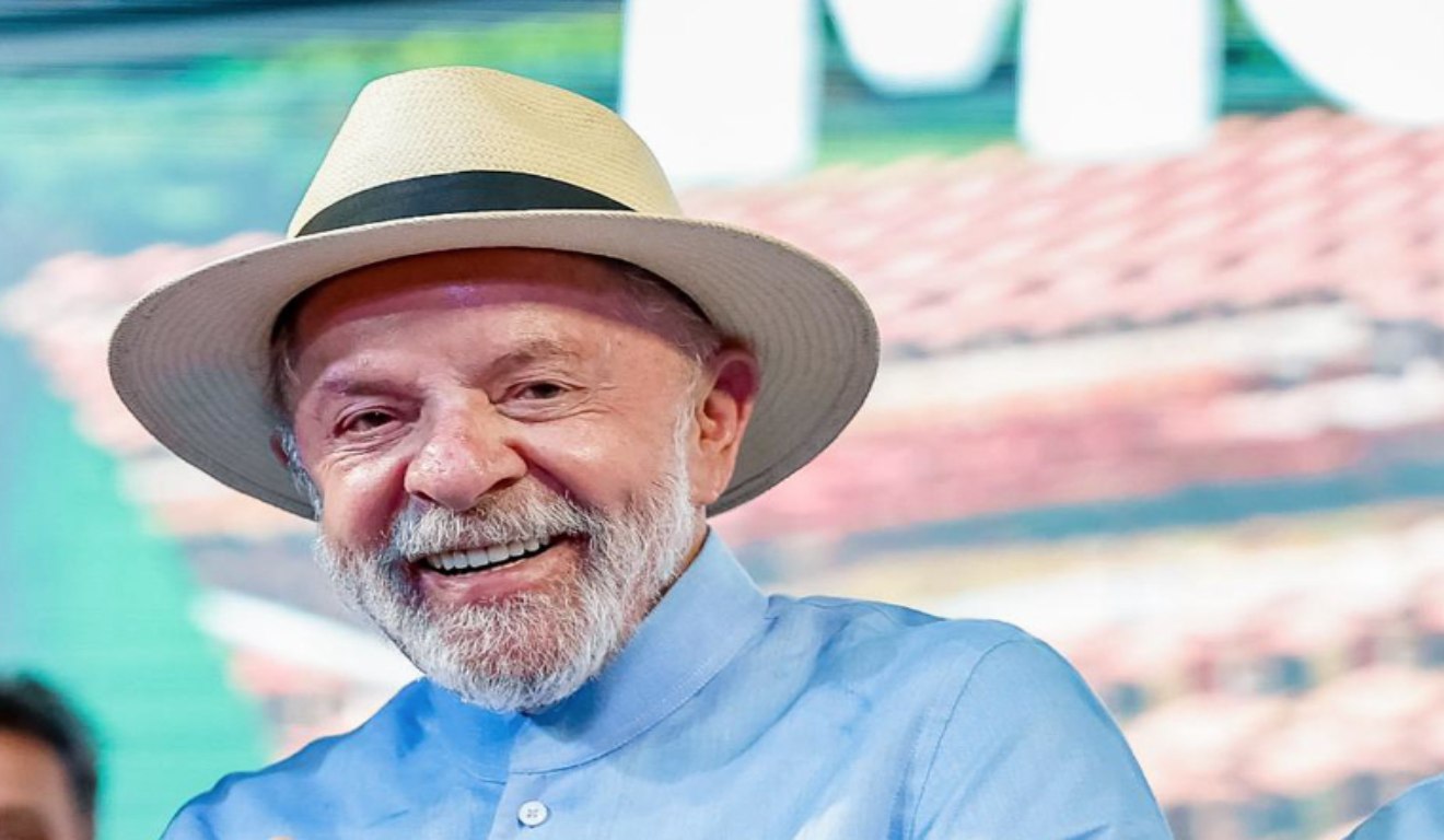 foto do presidente lula de chapeu
