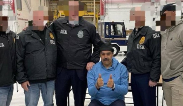 Ex-presidnete da Venezuela, Nicolás Maduro, aparece em foto preso por agentes do DEA dos EUA