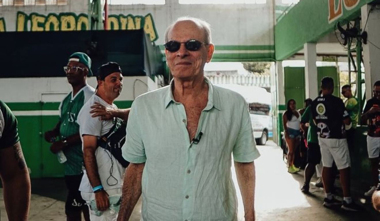 foto de ney matogrosso na escola de samba imperatriz leopoldinense