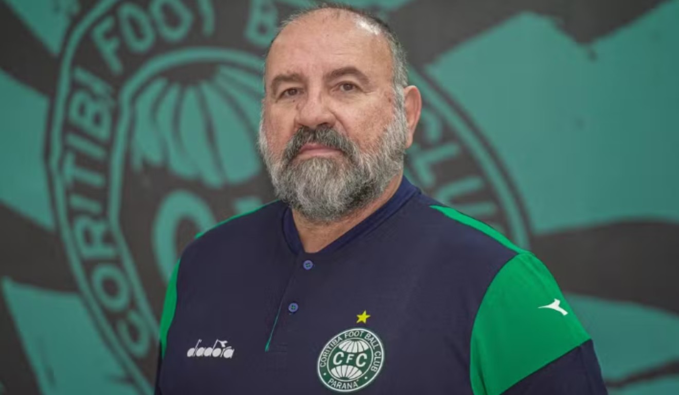 PC de Oliveira comandará o Coritiba no início do Paranaense 2026.