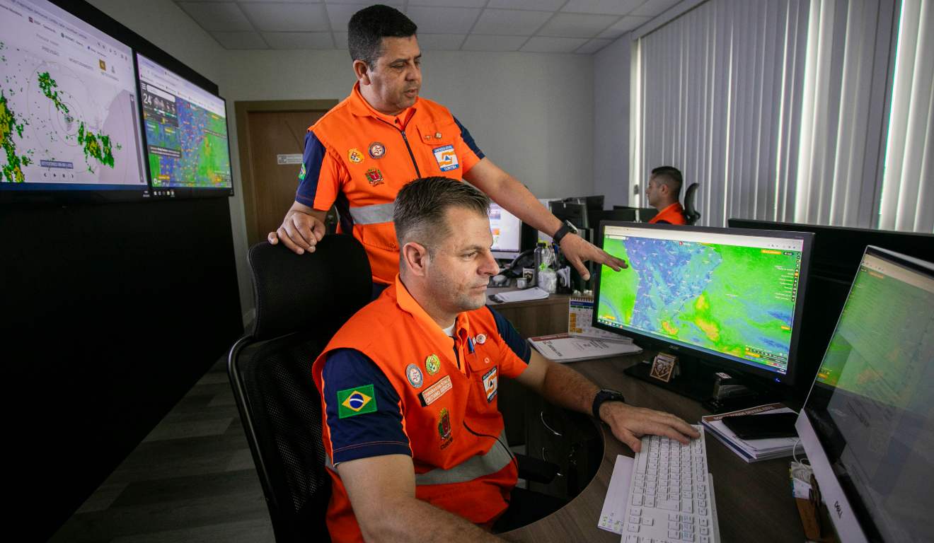 Defesa Civil de Curitiba alerta sobre fenômenos climáticos