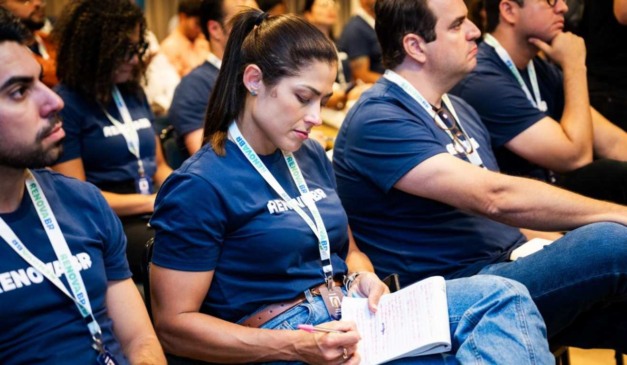 Participantes do curso de preparação para disputa de cargos eletivos do RenovaBR assistem workshop