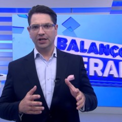 O apresentador do Balan&ccedil;o Geral Curitiba, Guilherme Rivaroli, durante edi&ccedil;&atilde;o do programa