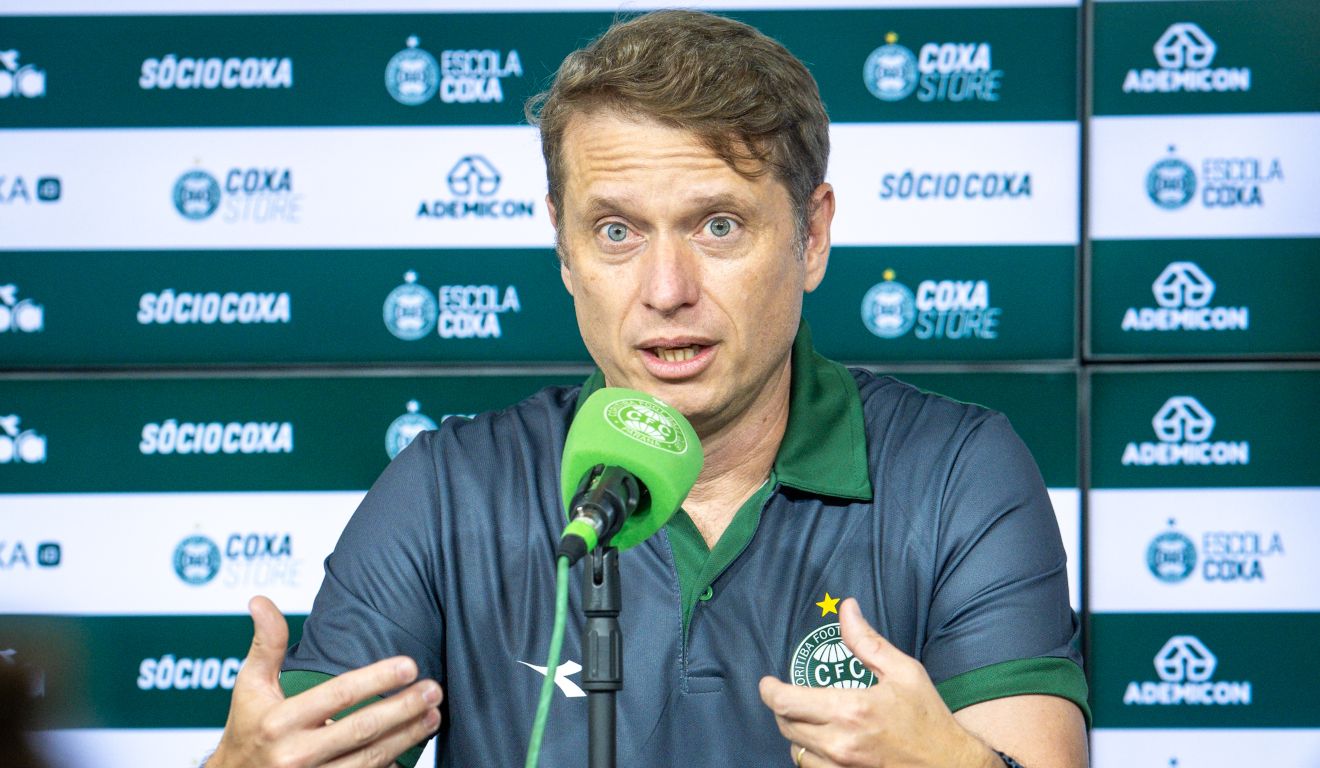 Fernando Seabra começa 2026 como o técnico do Coritiba.