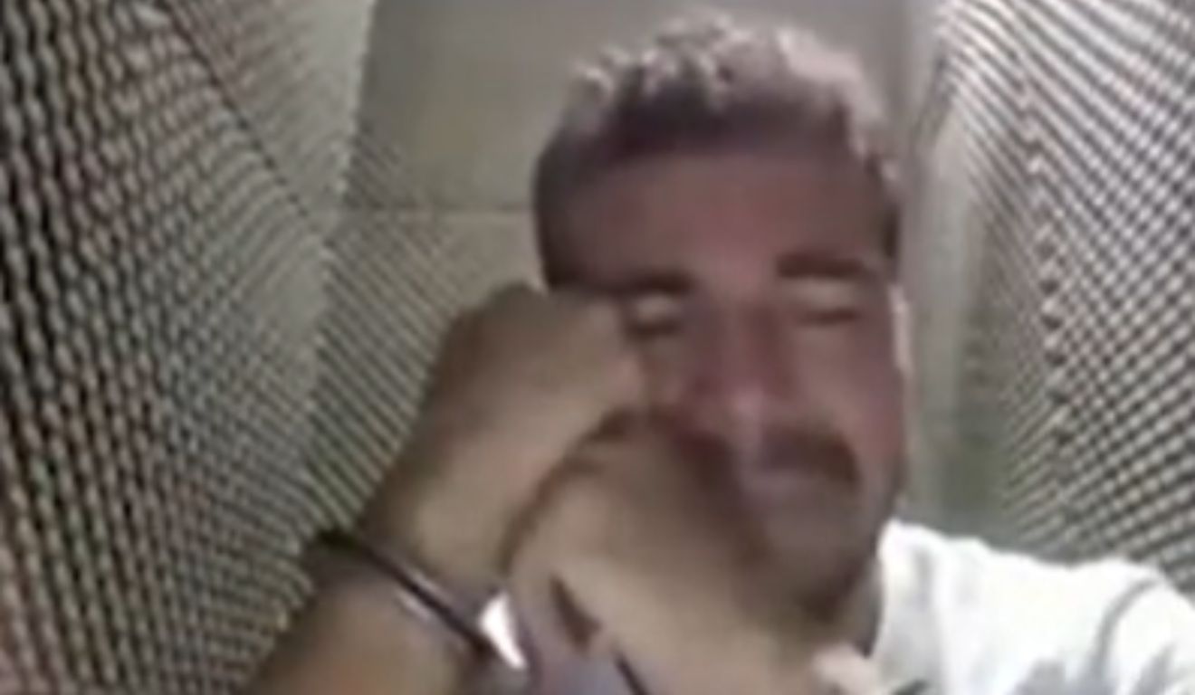 uspeito de matar homem em academia chorando em audiência