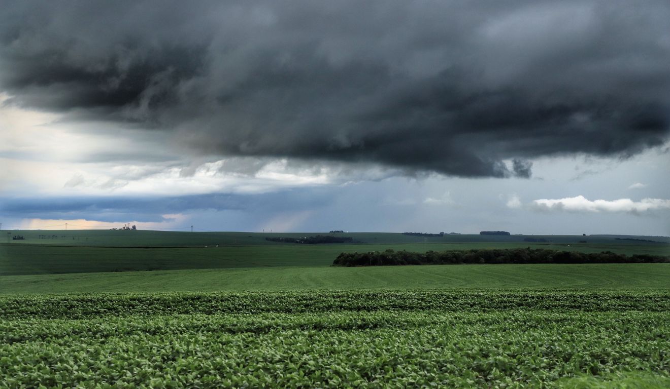 FOTO DE CÉU CINZA PARA ILUSTRAR TEMPO INSTÁVEL NO PARANÁ