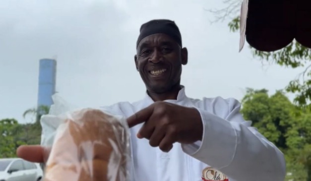 vendedor de pães e bolos no litoral do paraná