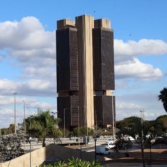Fachada do Banco Central, em Brasília (DF); Copom aponta redução da Selic pela primeira vez em dois anos
