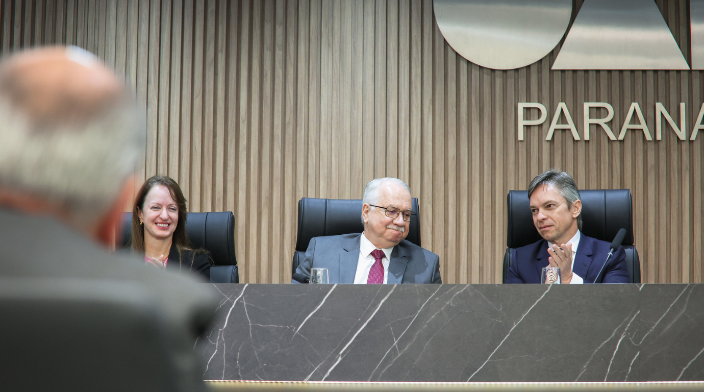 OAB Paraná apoio código de ética STF ministro Edson Fachin, presidente do STF, e o presidente da OAB Paraná, Luiz Fernando Casagrande Pereira