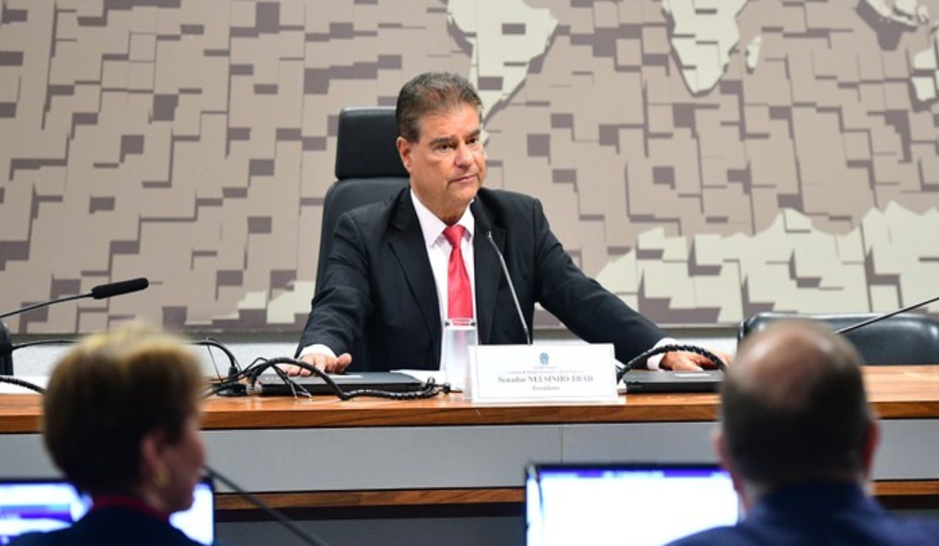 foto do senador nelsinho trad