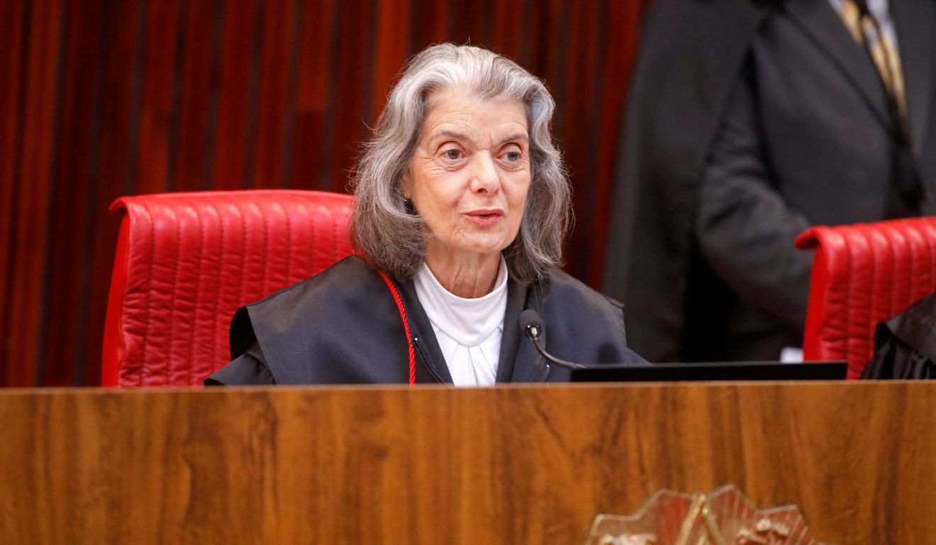 Ministra Cármen Lúcia, do Supremo Tribunal Federal, preside sessão no Tribunal Superior Eleitoral