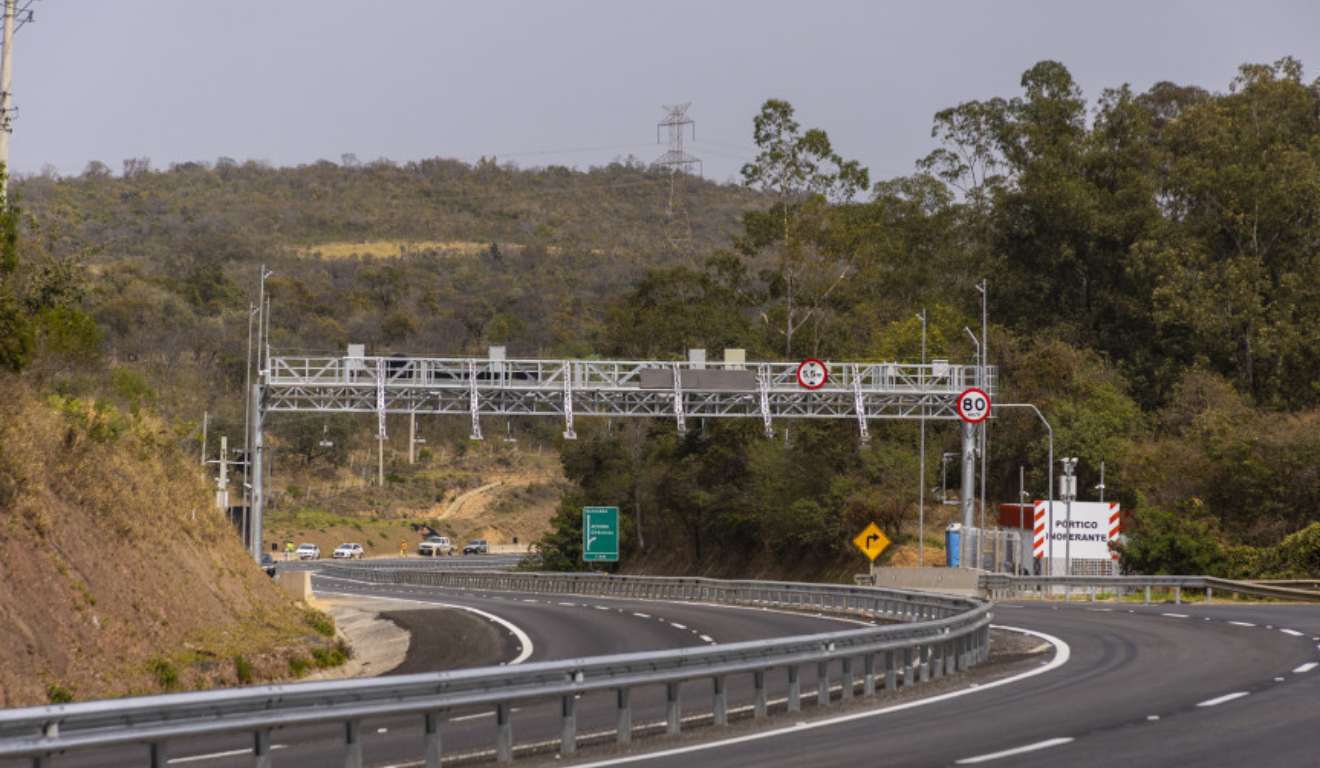 Pórtico do pedágio sem cancela ou free flow em operação no estado de São Paulo