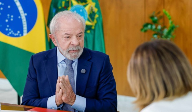 Presidente Luiz Inácio Lula da Silva concede entrevista ao portal UOL no Palácio do Planalto