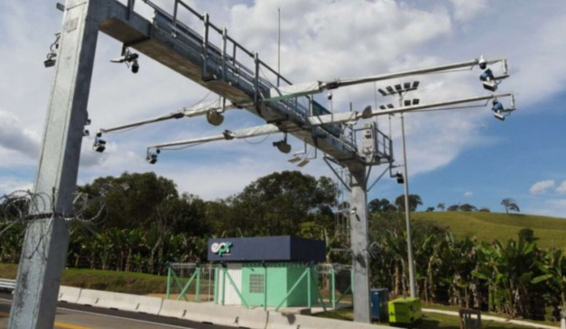 Instalação do sistema free flow, que permite pedágio sem cancela, é alvo de críticas dos deputados do Paraná. (Foto: Divulgação/EPR/Alep)
