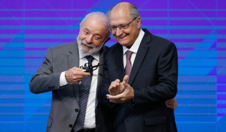 foto com o presidente lula e o vice-presidente geraldo alckmin