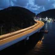 foto da ponte de guaratuba a noite