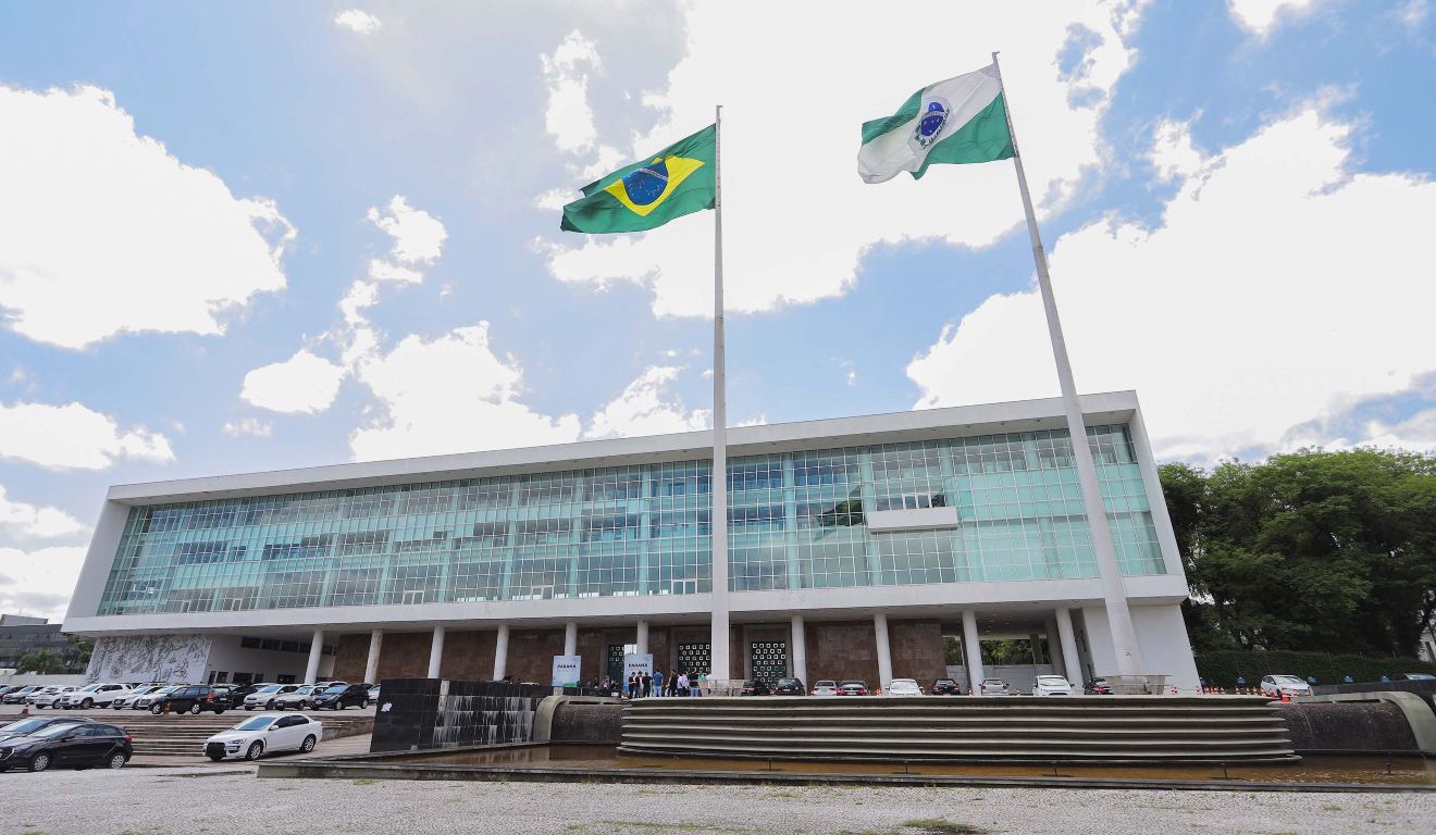 foto do pal&aacute;cio do igua&ccedil;u, sede do governo do paran&aacute;