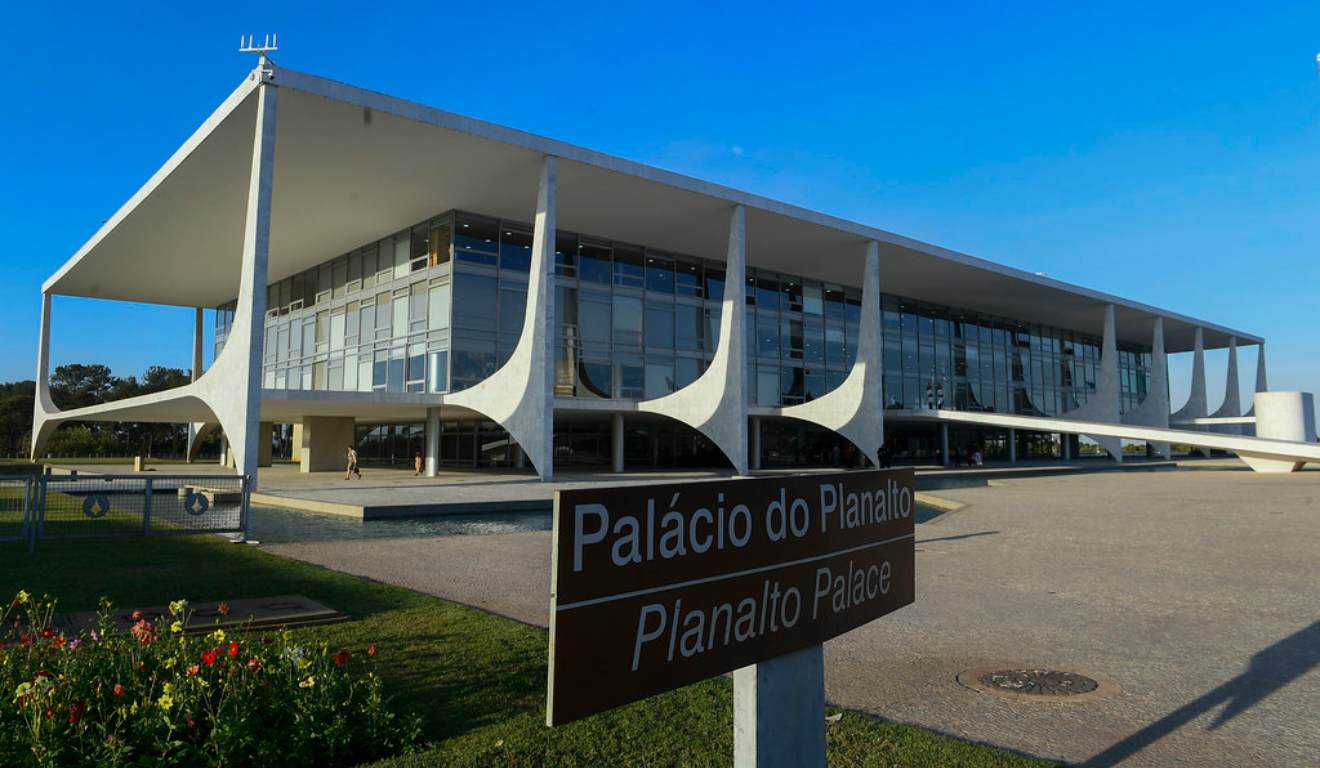 Após interferências de TSE e STF, debate presidencial é cancelado