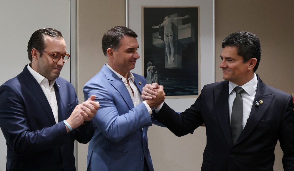 Flávio Bolsonaro vem a Curitiba no dia 29 para evento do PL - Ric.com.br