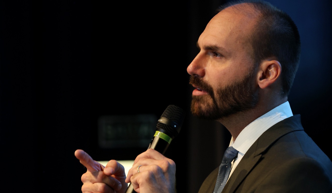 foto de eduardo bolsonaro que sugere substituição do pix pelo sistema americano Zelle