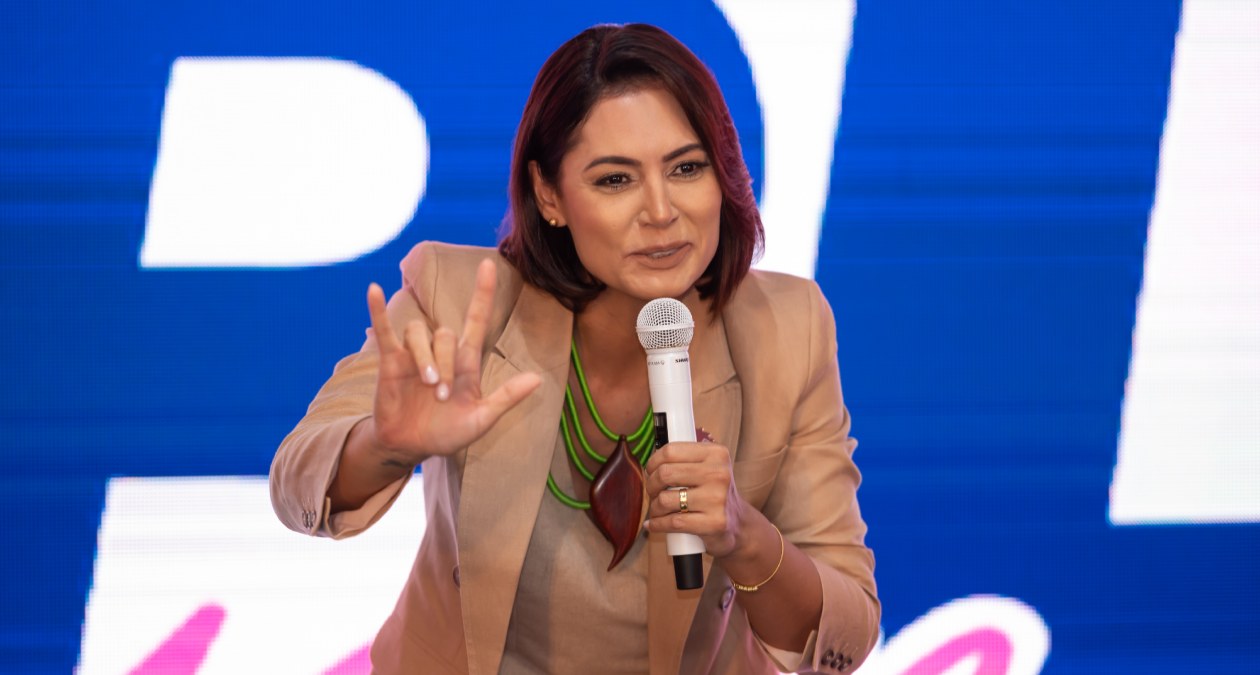 Michelle Bolsonaro diz que 2º turno das eleições é por ‘injustiçados’ do 8 de janeiro