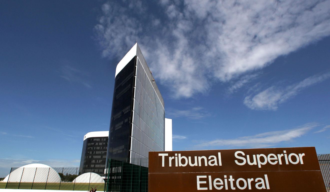 TSE já recebeu mais de cem denúncias de propaganda eleitoral irregular no Paraná