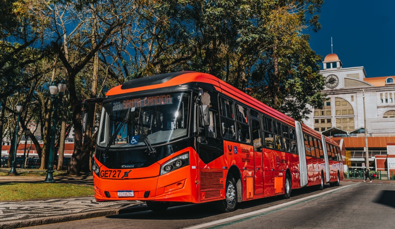 BRT Curitiba completa 52 anos como referência de inovação no transporte coletivo