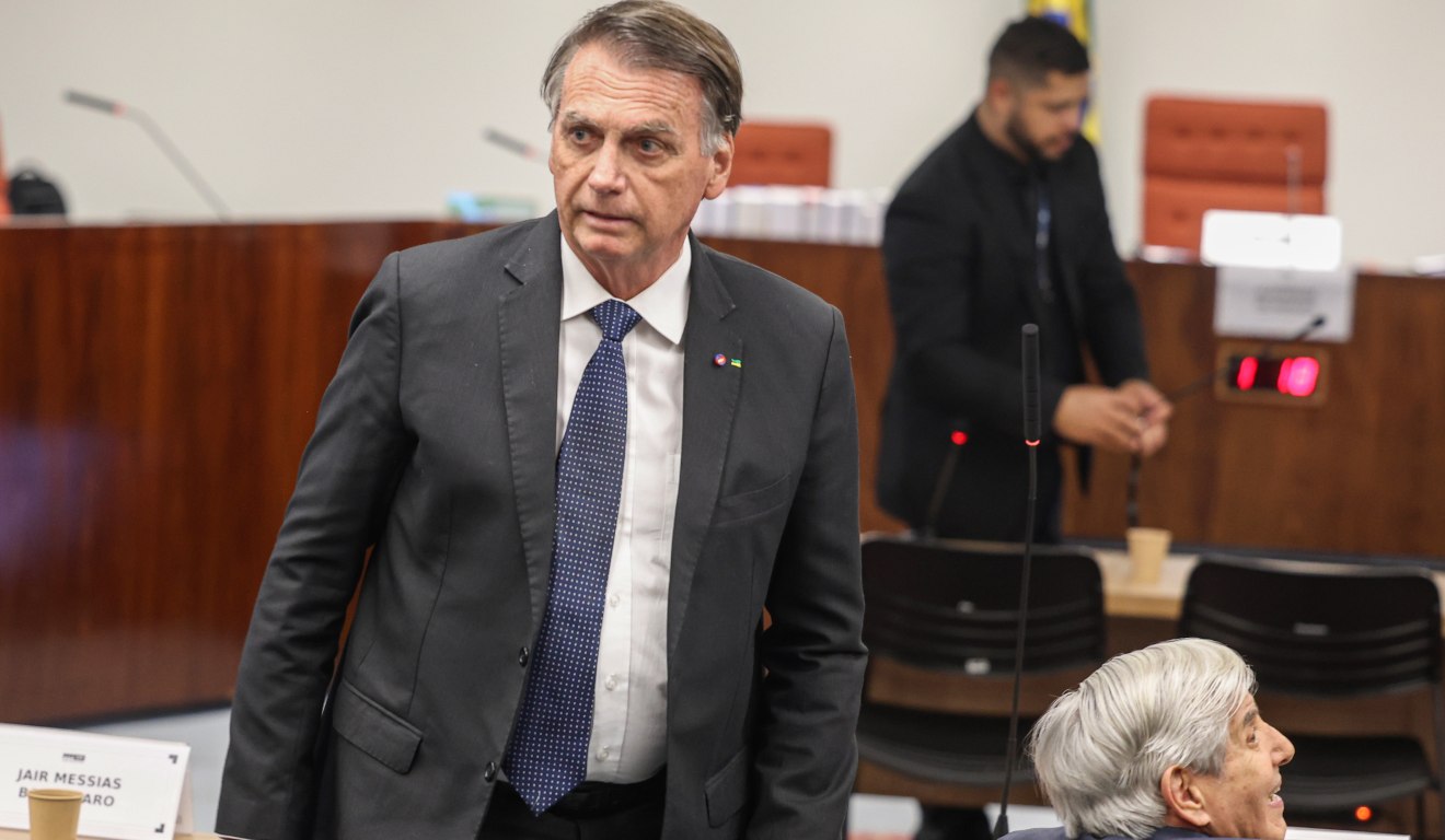 Defesa de Bolsonaro desiste de pedido para suspender pena de 27 anos no STF