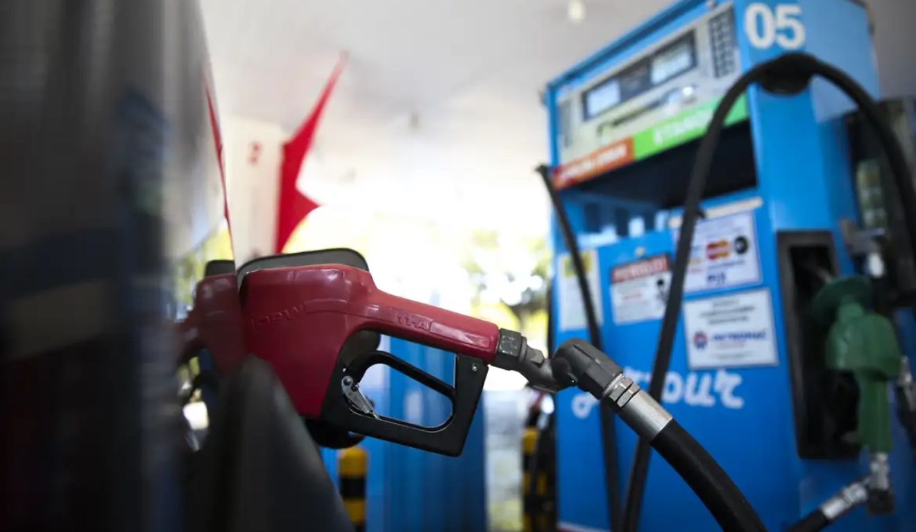 Governo Federal amplia por 30 dias subsídio no preço do diesel