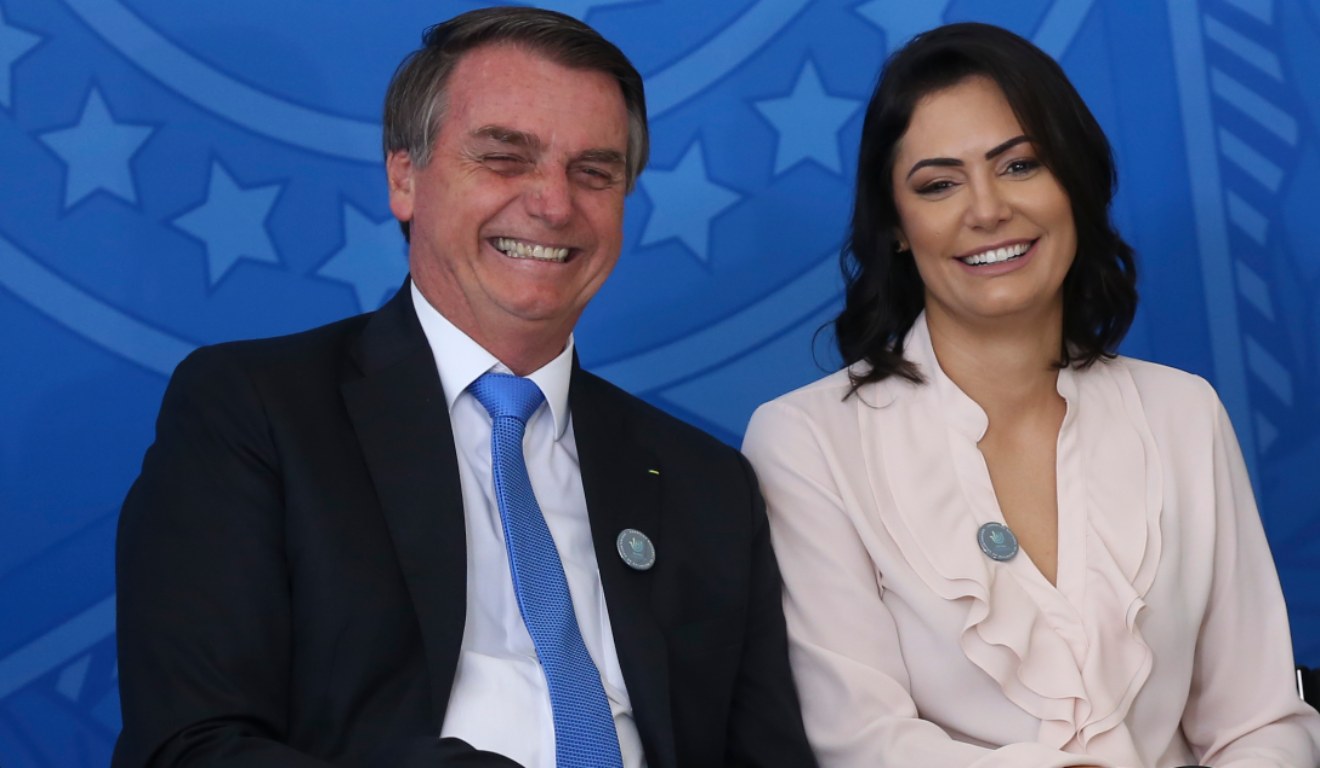Justiça muda decisão e autoriza Michelle Bolsonaro a usar imagem de Jair Bolsonaro
