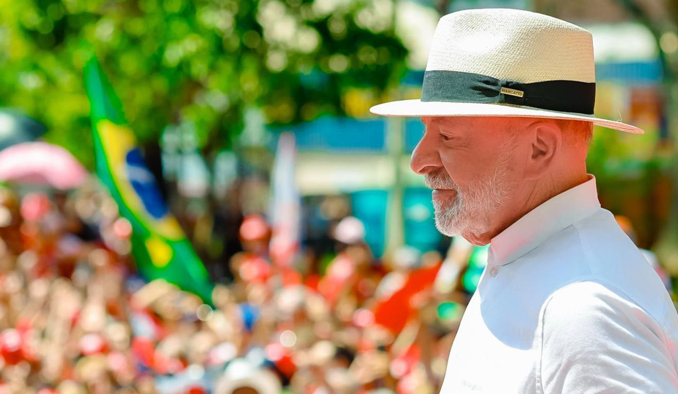 Lula critica celibato de padres e falta de ordenação de mulheres na Igreja Católica; bispos reagem