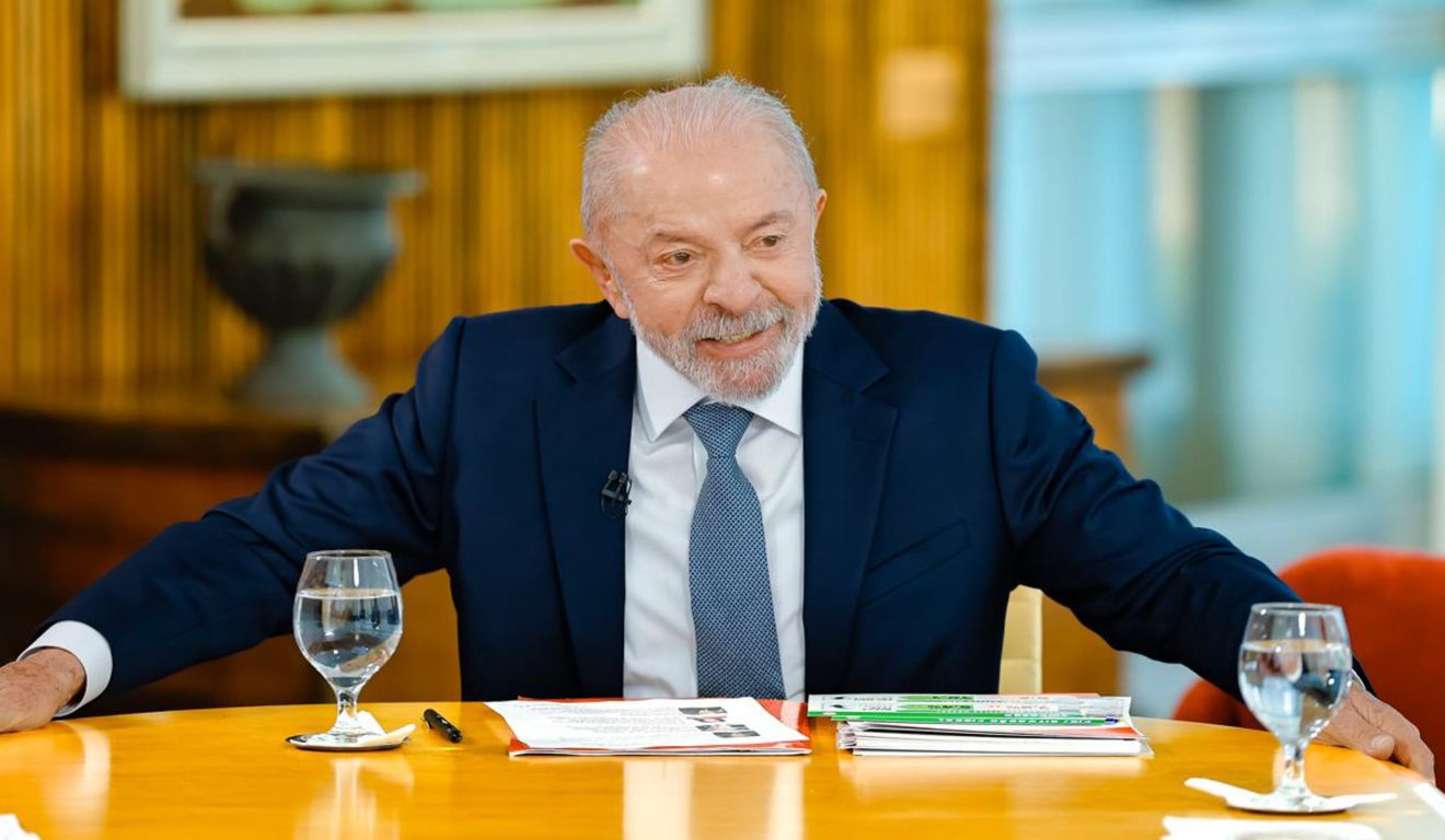 “Não pode querer ser rico”, diz Lula sobre ministros do STF
