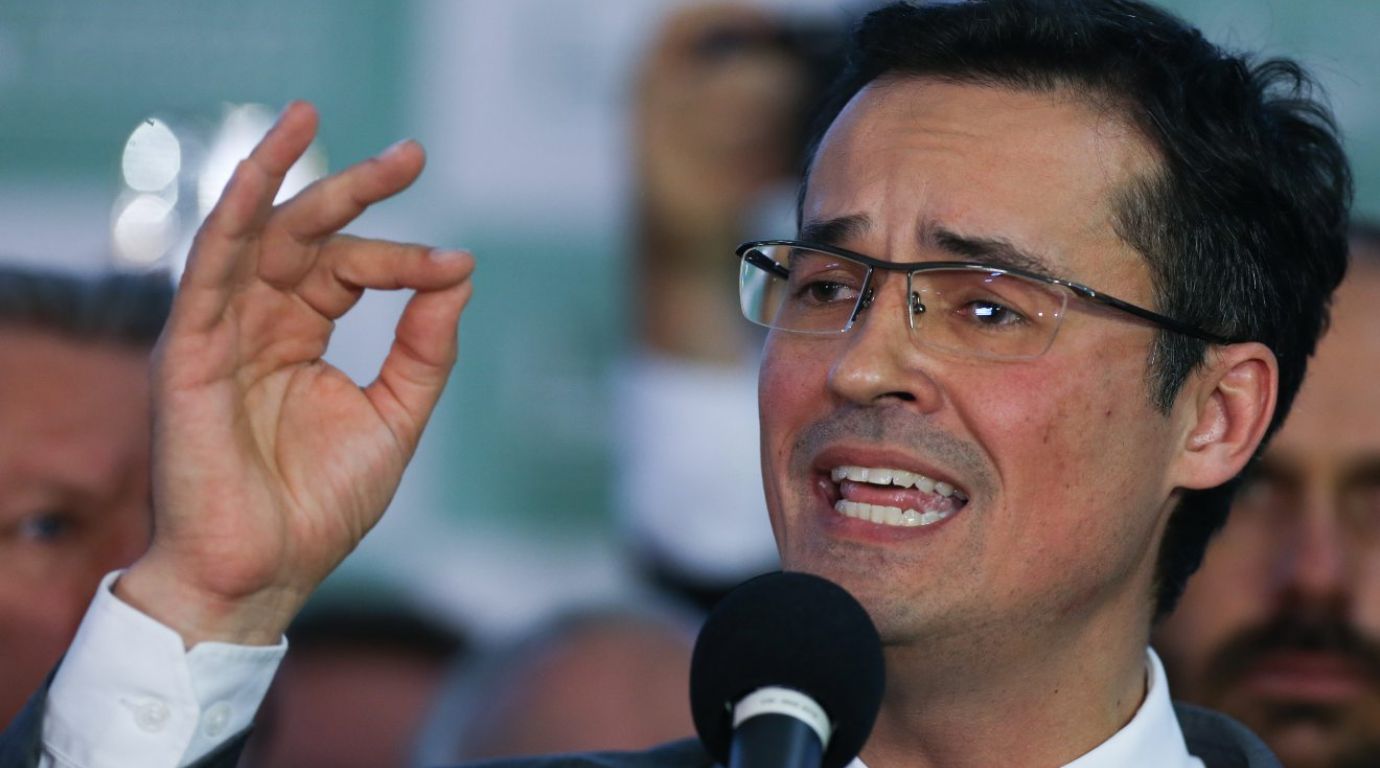 Pesquisa Neokemp: com campanha suspensa, Deltan segue à frente ao Senado pelo Paraná